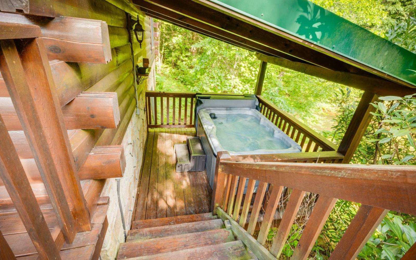 Hugs N Kisses Pool Table Hot Tub Pool Table Community Pool Close To Downtown Gatlinburg Exterior photo